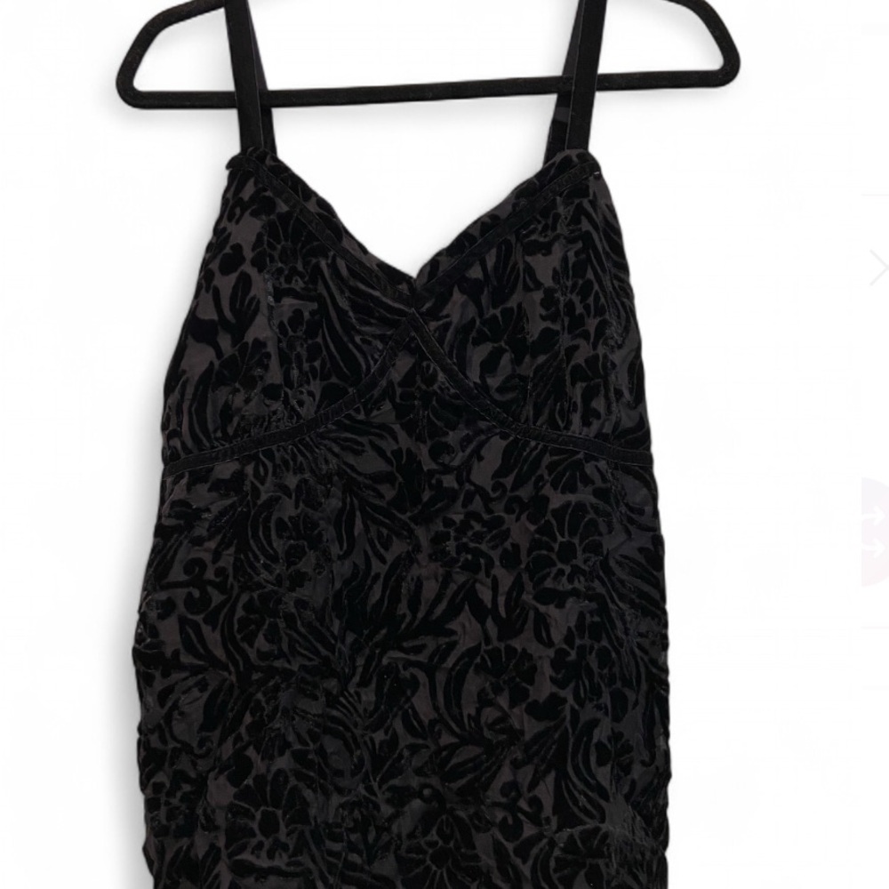 Women’s Mossimo Black Velvet Floral Design Short Strap Top
